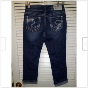 Silver Jeans Suki Mid Capri Embroidered Size W26 / L 22.5 Light Distressing